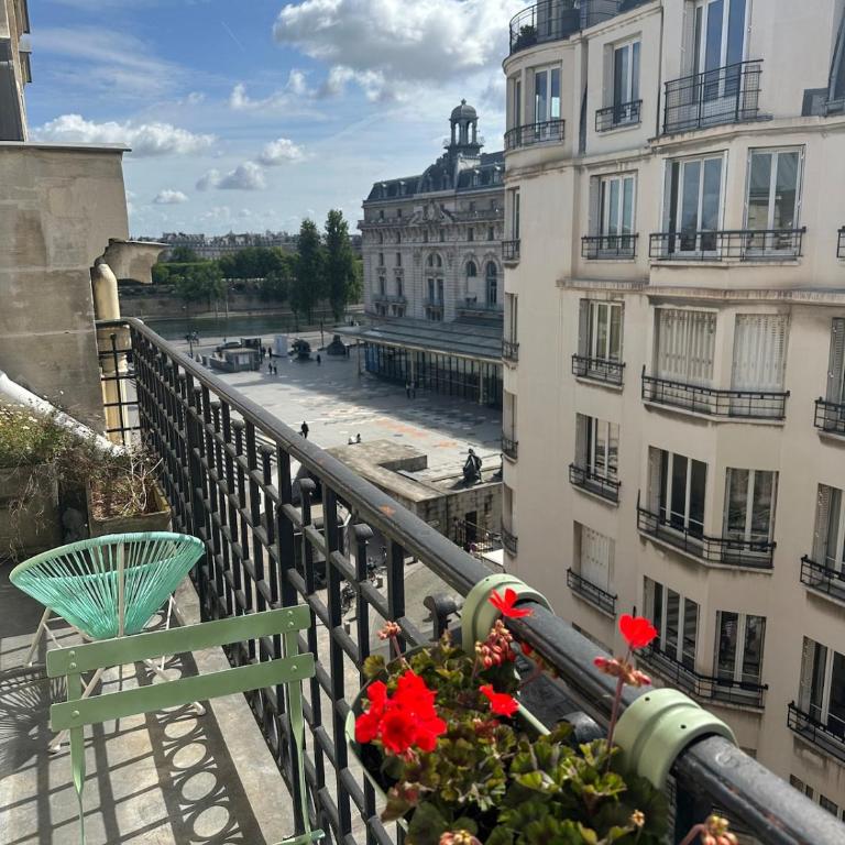 Beautiful Apartment with Seine and Musée d'Orsay View - Appartement 2 Chambres avec Balcon - 20