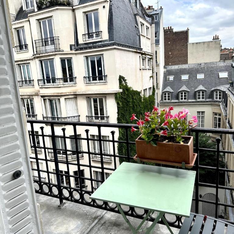 Beautiful Apartment with Seine and Musée d'Orsay View - Appartement 2 Chambres avec Balcon - 23