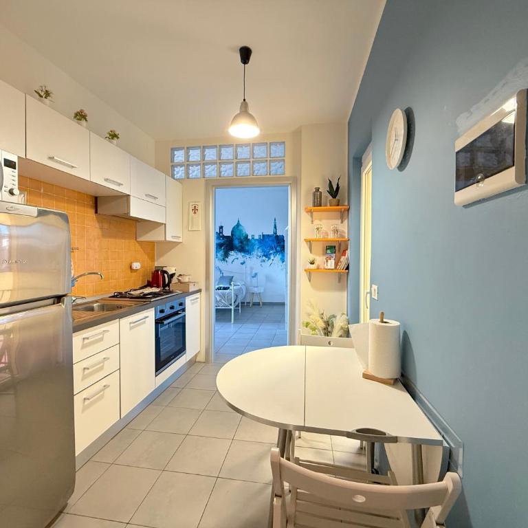 Lily Firence - One-Bedroom Apartment - 7