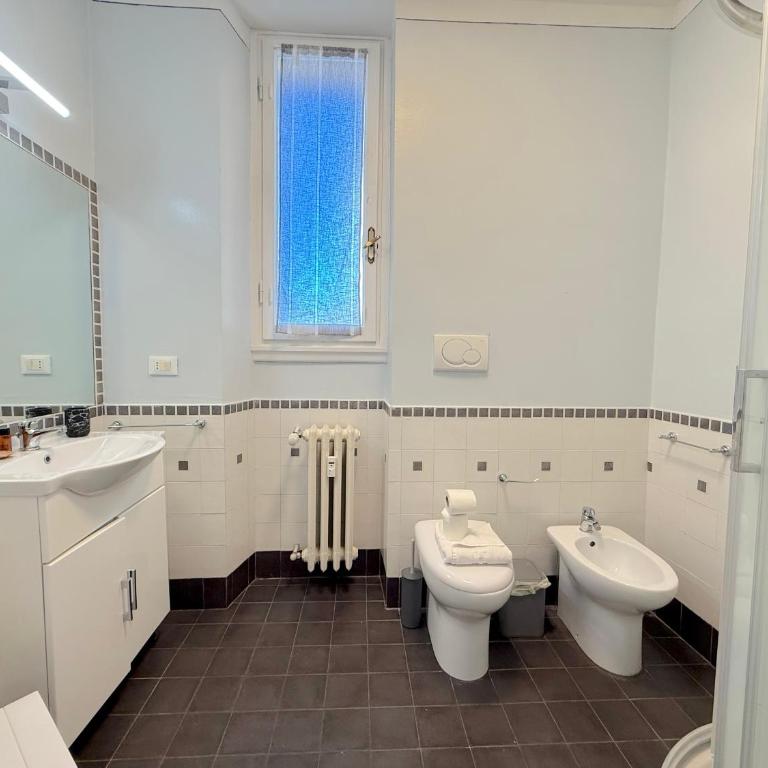 Lily Firence - One-Bedroom Apartment - 8