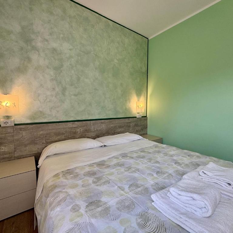 Premium Apartments Peschiera - Appartamento Deluxe con 2 Camere da Letto e Vista Giardino - 5