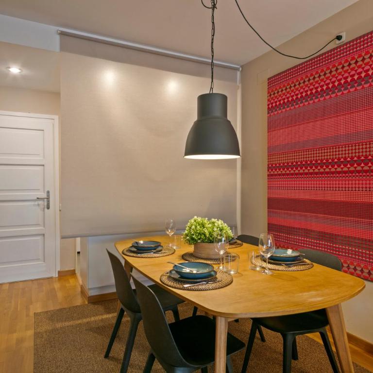 Click&Flat Charming Riera - Two-Bedroom Apartment with Balcony - 17