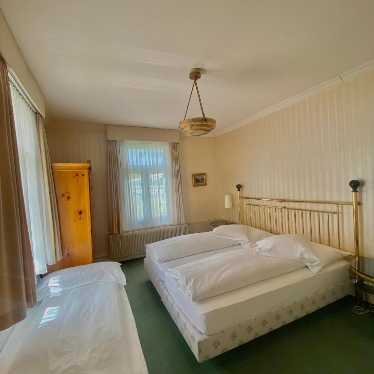 Hotel De La Paix - Triple Room - 3