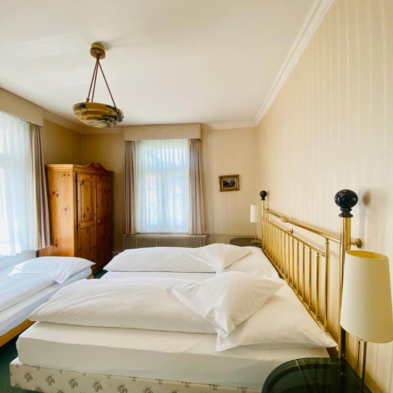 Hotel De La Paix - Triple Room - 2
