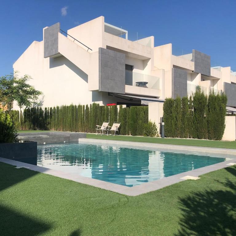 Penthouse Laguna Rosa - Three-Bedroom Apartment - 9