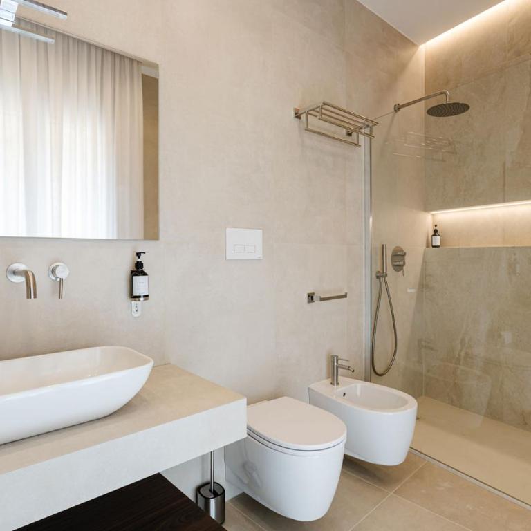 amanira Boutique Suites - Camera Quadrupla con Vista Mare - 7