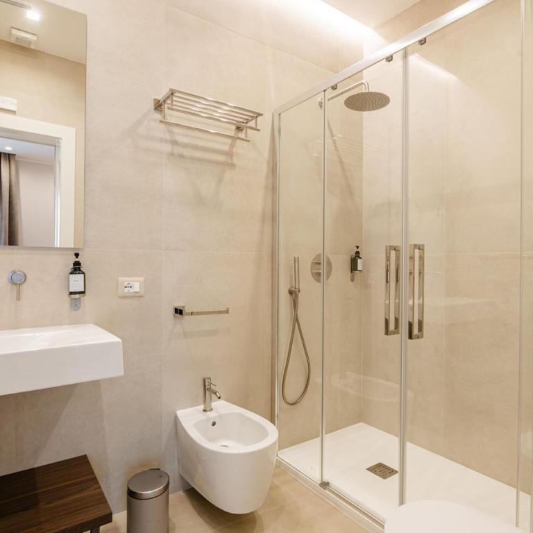 amanira Boutique Suites - Camera Quadrupla con Balcone - 9