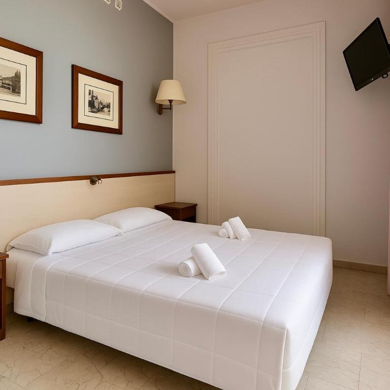 Margherita Rooms - Double Room with Balcony - 1