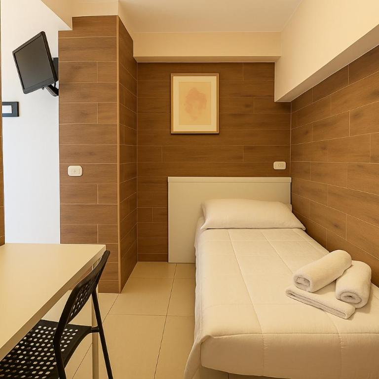 Margherita Rooms - Basic Triple Room - 3