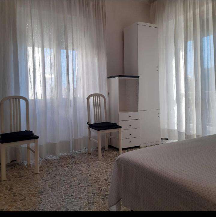 Via G 41 - Camera Matrimoniale con Balcone - 4
