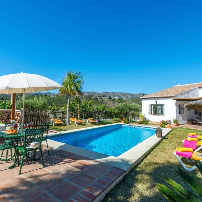 Villa Paraiso by Villa Plus - Villa - 12
