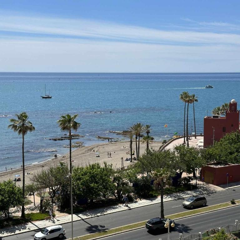 Luxury frontal al mar, Benalbeach - One-Bedroom Apartment - 7