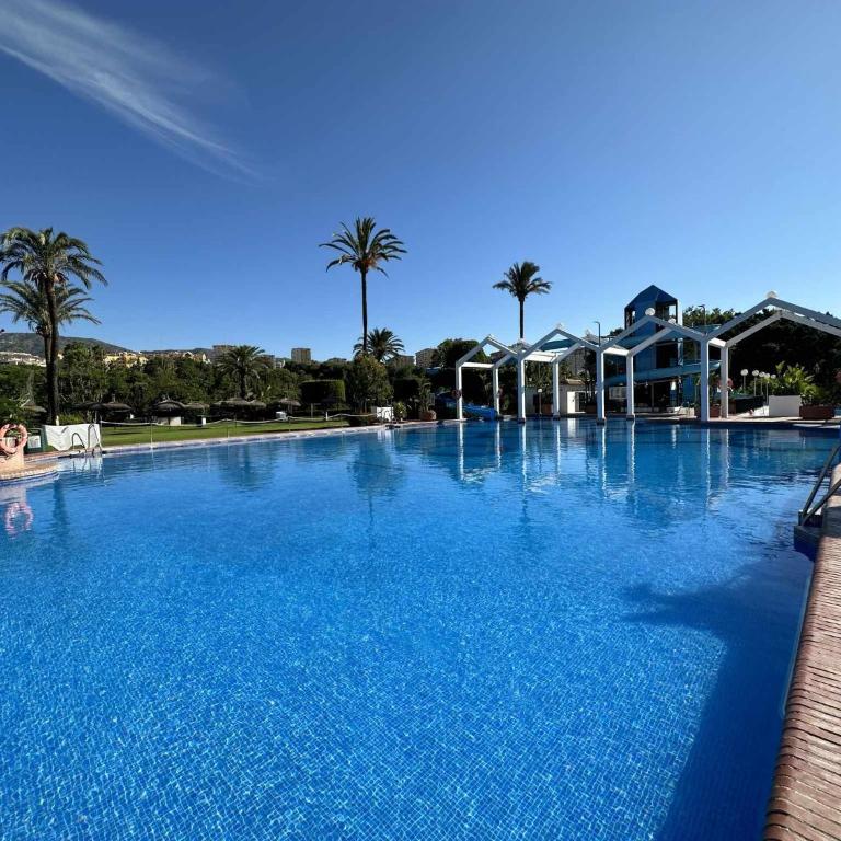 Luxury frontal al mar, Benalbeach - One-Bedroom Apartment - 13