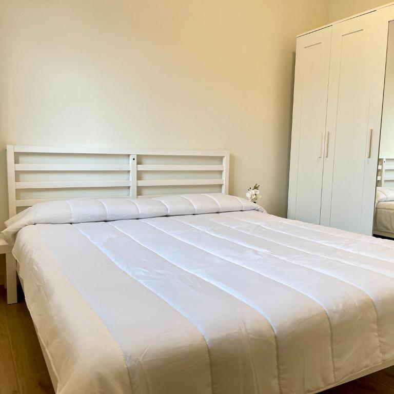 Cenisio 12 - Appartamento con 2 Camere da Letto - 40