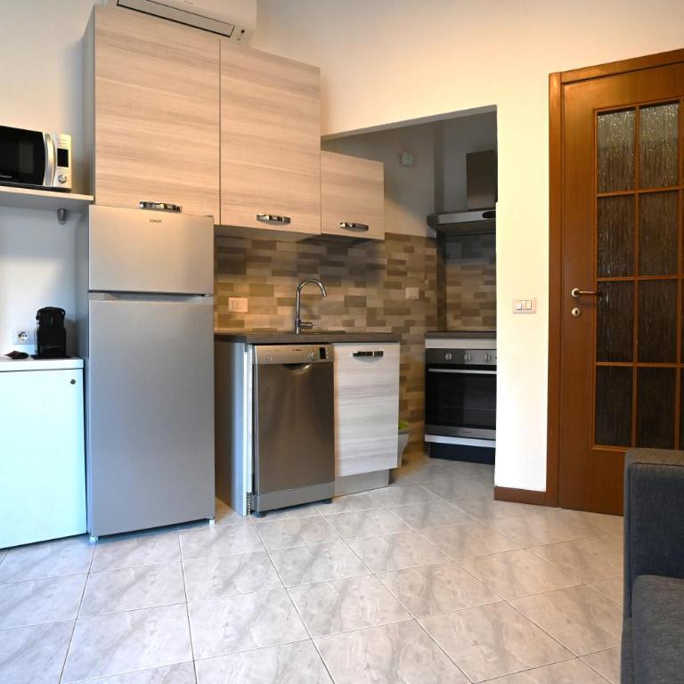 Casa di Cesare - monolocale silenzioso a 15min Duomo e 5' MM3 - One-Bedroom Apartment - 15