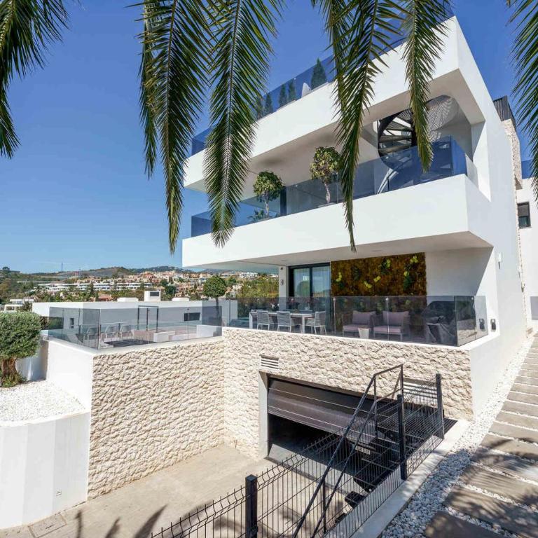 Luxury Villa with Breathtaking Views in Marbella By Lodgerstrip - Villa - 37