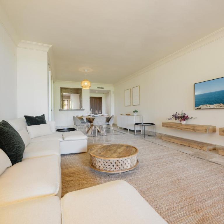 Apartment with large terrace, swimming pool and green areas, next to Puerto Banús - Apartamento de 2 dormitorios - 5