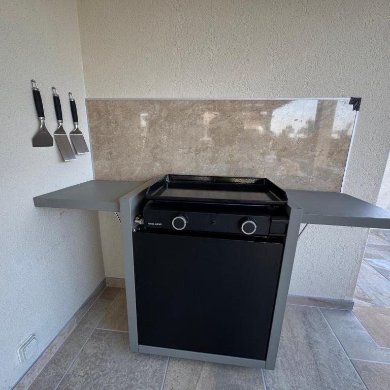 Villa Moana Lagune 4 chambres, 4 salles de bain, piscine privative chauffée à 30 degrés toute l année, balnéo, terrain de pétanque privé, ping-pong - Villa - 5