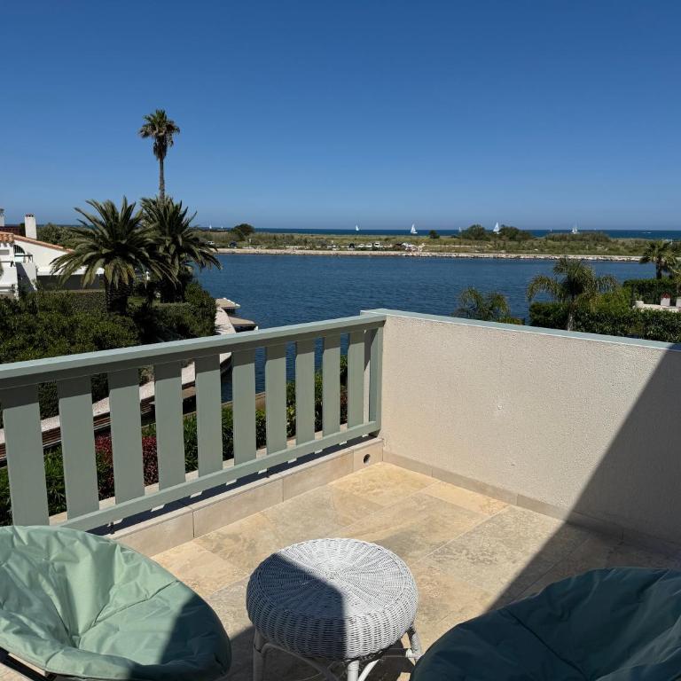 Villa Moana Lagune 4 chambres, 4 salles de bain, piscine privative chauffée à 30 degrés toute l année, balnéo, terrain de pétanque privé, ping-pong - Villa - 16
