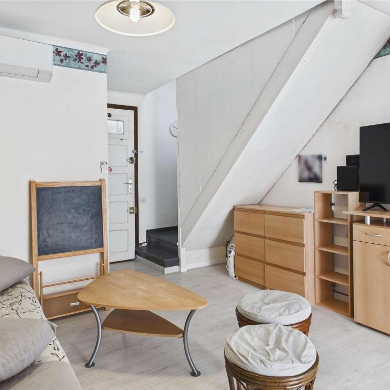 Maison climatisée rénovée 2 pièces, 2 cabines avec terrasses à 500m de la plage, parking inclus - Haus mit 1 Schlafzimmer - 9