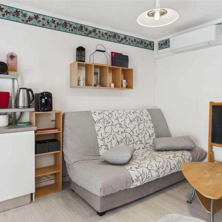 Maison climatisée rénovée 2 pièces, 2 cabines avec terrasses à 500m de la plage, parking inclus - Haus mit 1 Schlafzimmer - 11