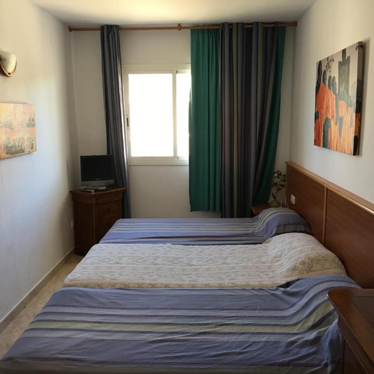 Evasion au soleil - Three-Bedroom Apartment with Sea View - 13