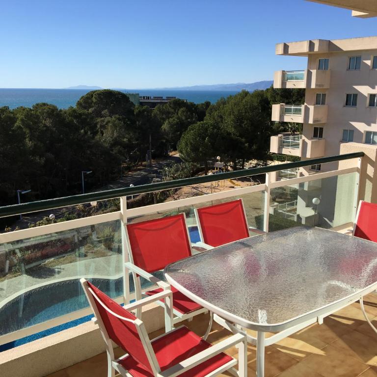Evasion au soleil - Three-Bedroom Apartment with Sea View - 9
