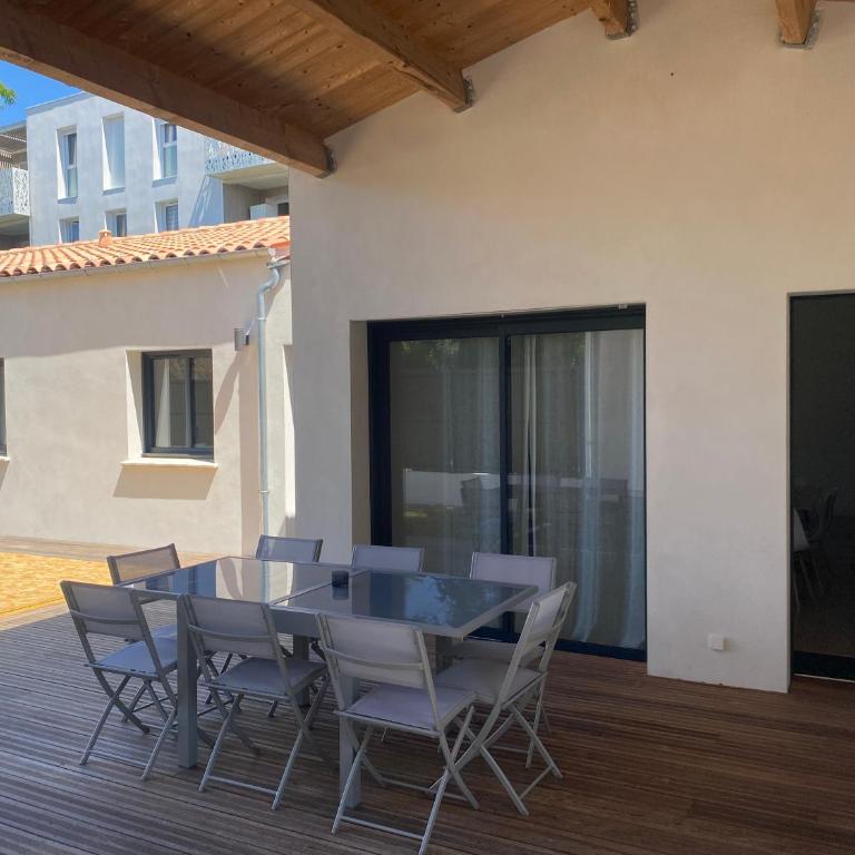 Maison moderne plain-pied 3 chambres jardin préau - Villa 3 Chambres - 20