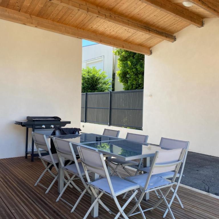 Maison moderne plain-pied 3 chambres jardin préau - Villa 3 Chambres - 19