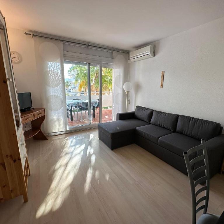 Bonito piso en Roses con piscina y parking AV-66 - Two-Bedroom Apartment - 5