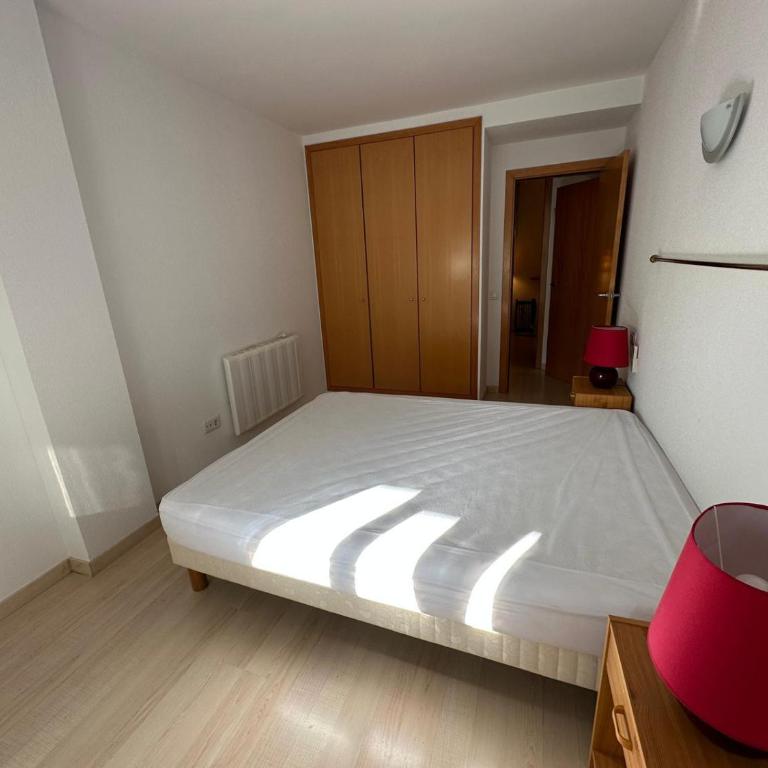 Bonito piso en Roses con piscina y parking AV-66 - Two-Bedroom Apartment - 13