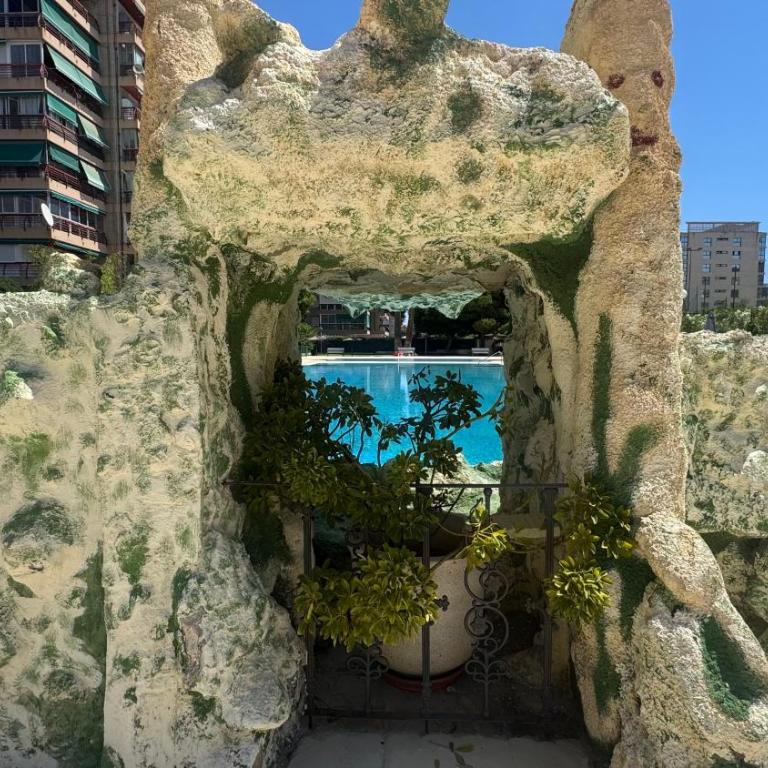 Apartamento con terraza, piscina y vistas en Cabo by Turihome - Three-Bedroom Apartment - 49