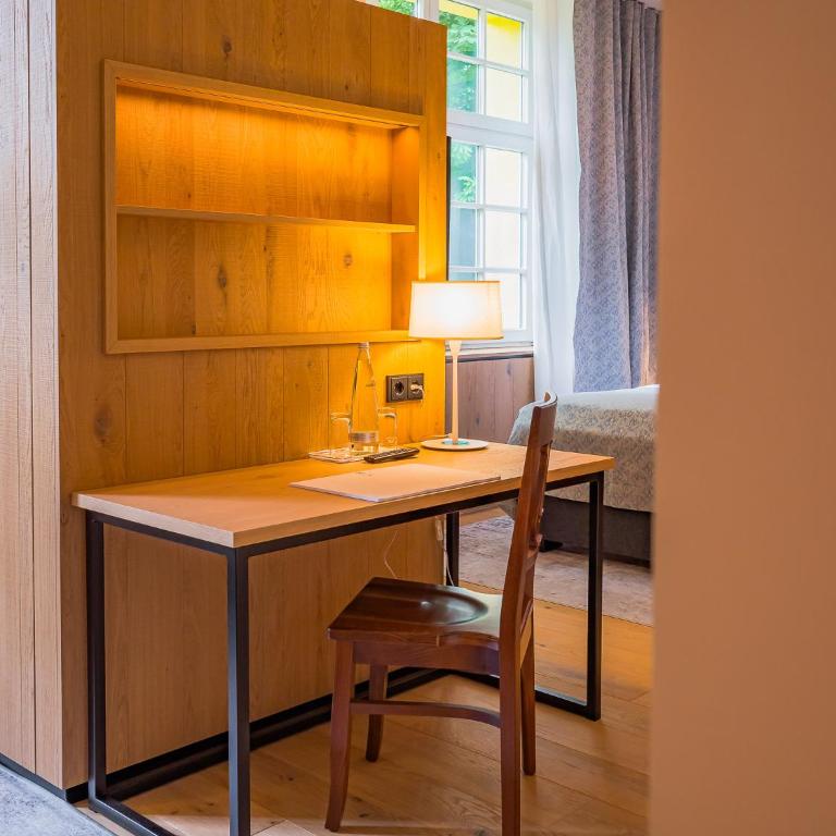 Gutshotel Menterschwaige - Heritage Boutique Hotel with Timless Elegance - Superior Doppelzimmer - 5