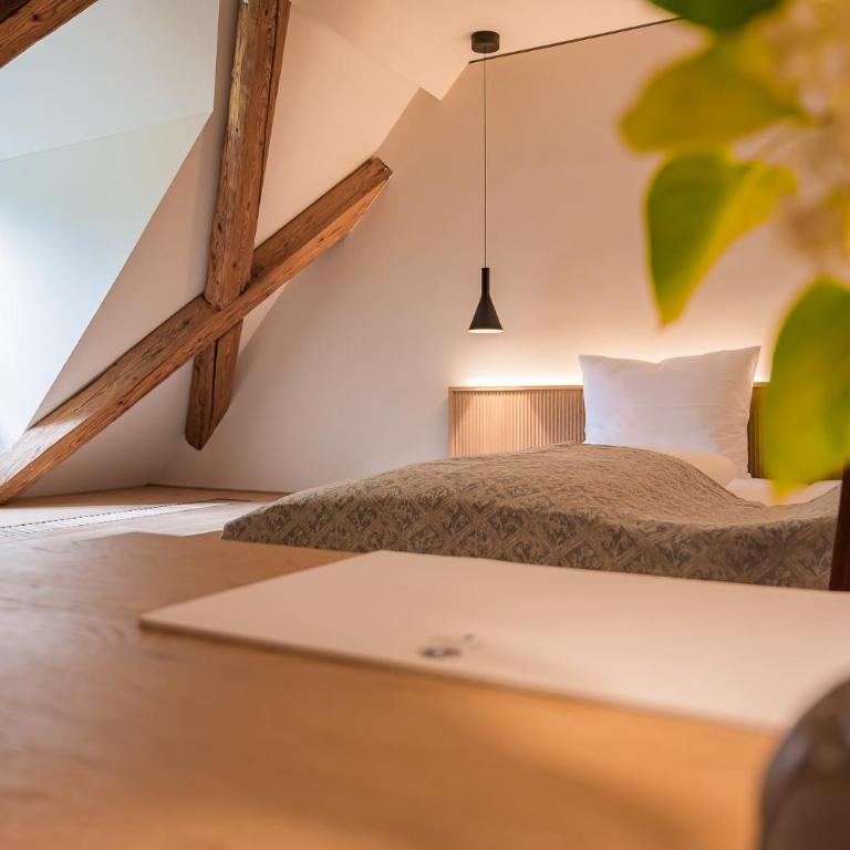 Gutshotel Menterschwaige - Heritage Boutique Hotel with Timless Elegance - Superior Doppelzimmer - 6
