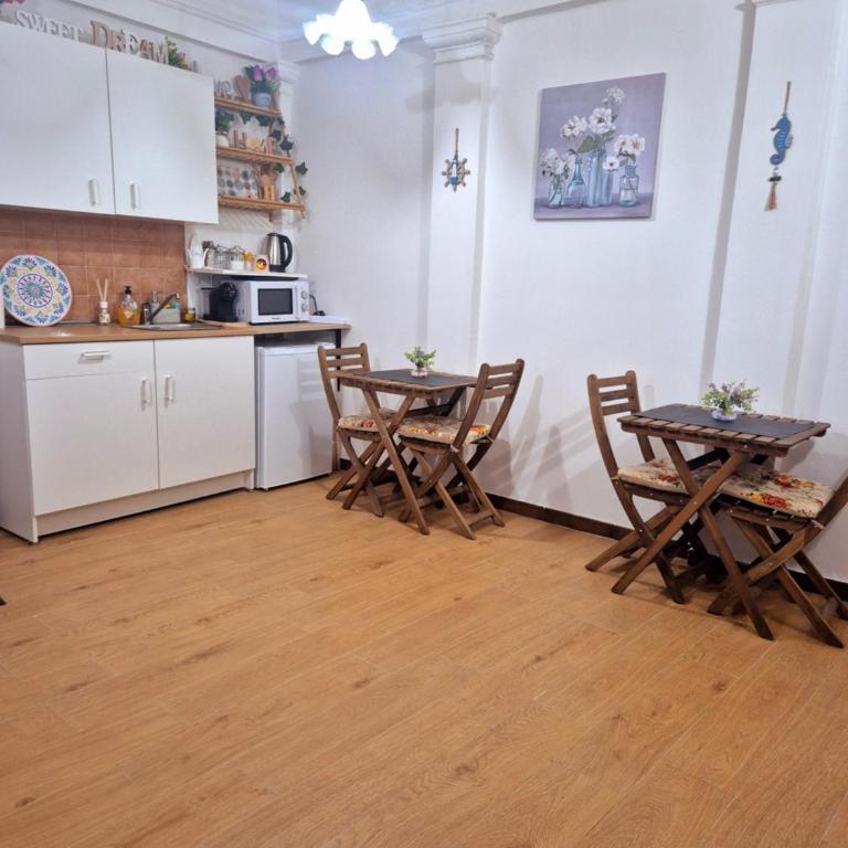 Dolce Catania - Family Room with Private Bathroom - 2