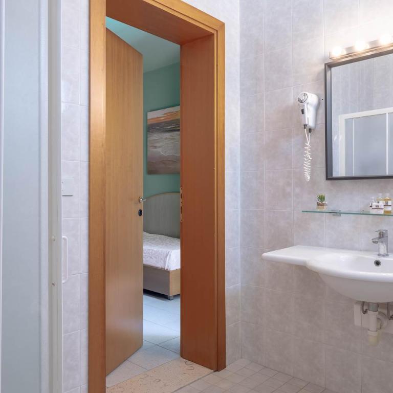 Hotel Portofino - Camera Quadrupla Comfort - 9