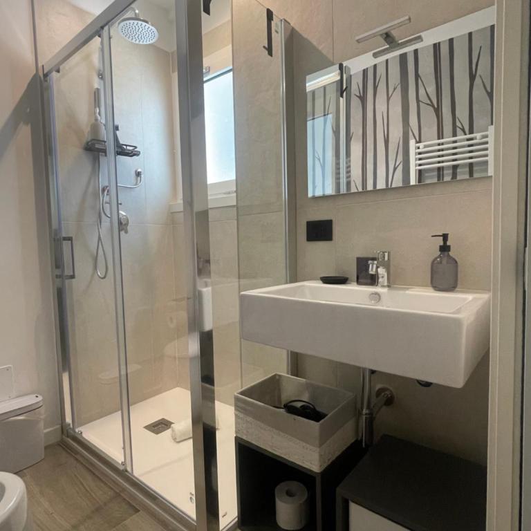 UNA Room - Camera Matrimoniale con Bagno Privato - 2