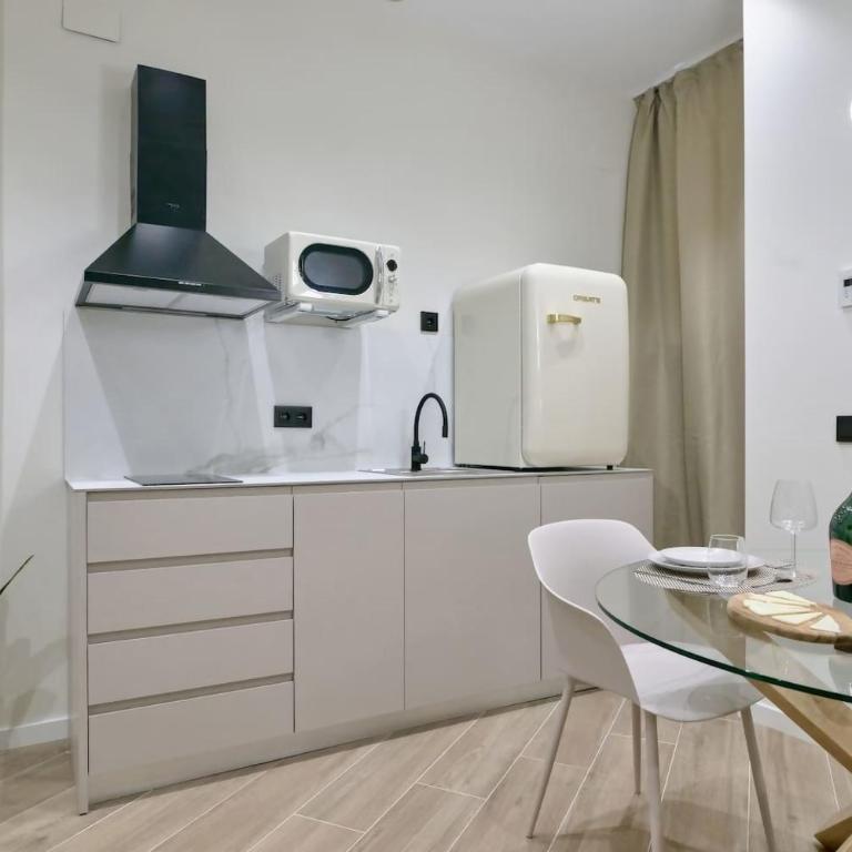 Romantic Apartment N1 Oceanografico Virkin Suites - One-Bedroom Apartment - 12