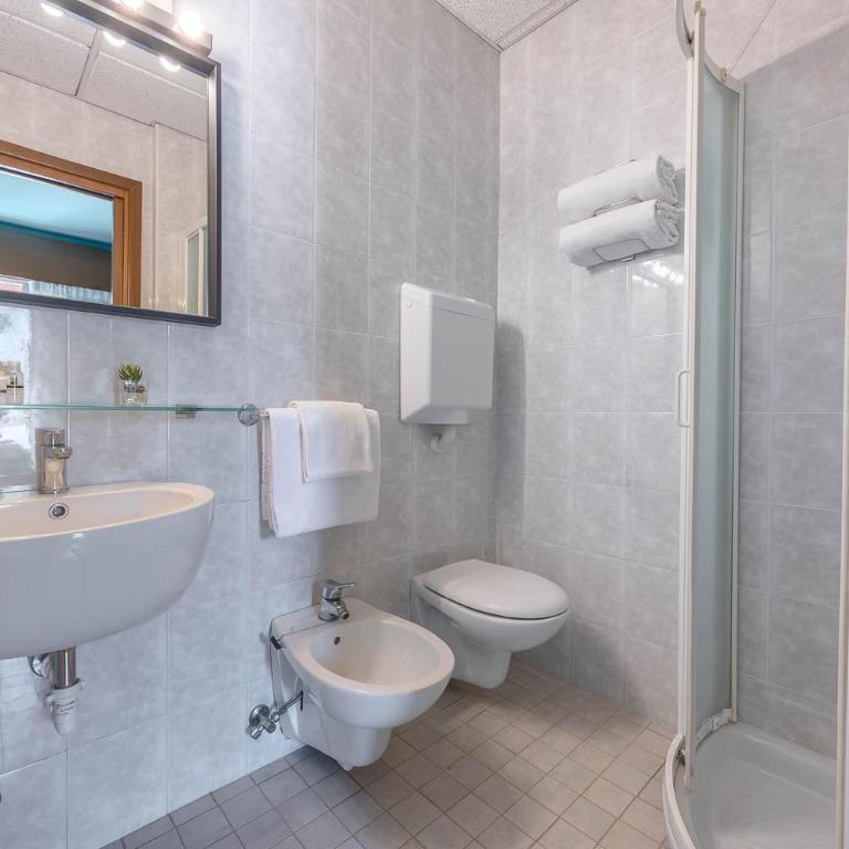 Hotel Portofino - Camera Familiare con Bagno - 4