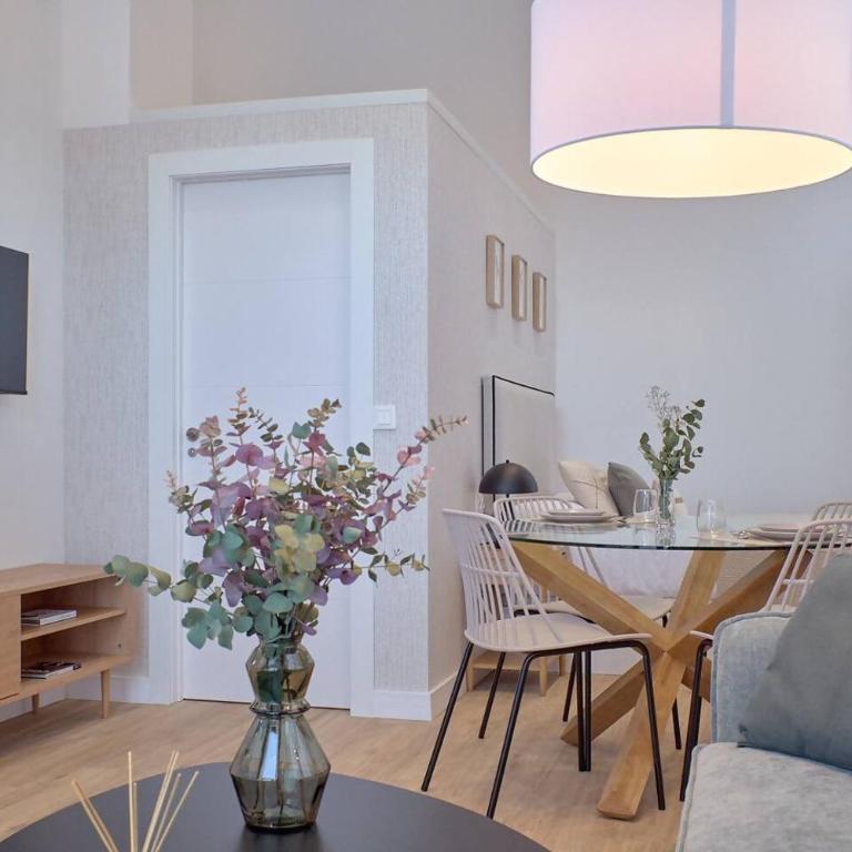 Romantic Suite Roig Arena N1 Virkin Suites - Apartment - 3