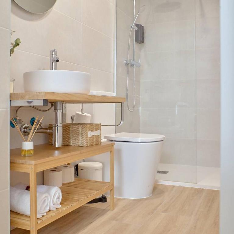 Romantic Suite Roig Arena N1 Virkin Suites - Apartment - 8