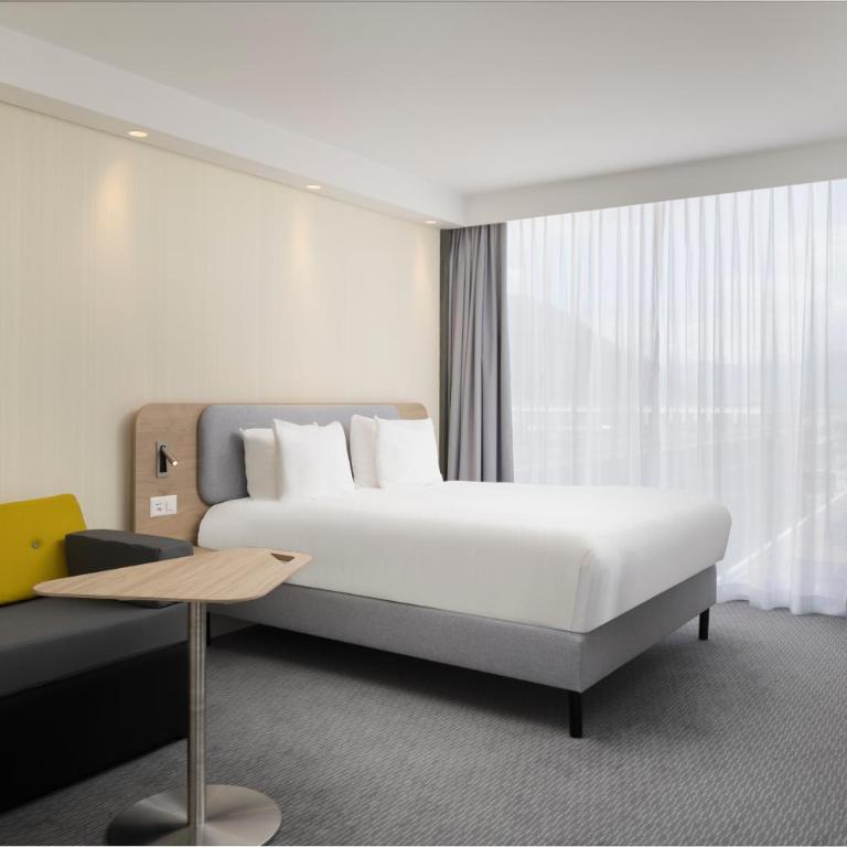 Holiday Inn Express & Suites Sion by IHG - Junior Suite mit Queensize-Bett und Einzelschlafsofa - 1