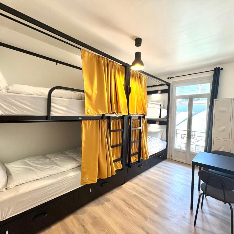 Lourdes Backpackers - Cama individual en dormitorio compartido femenino de 2 camas - 1