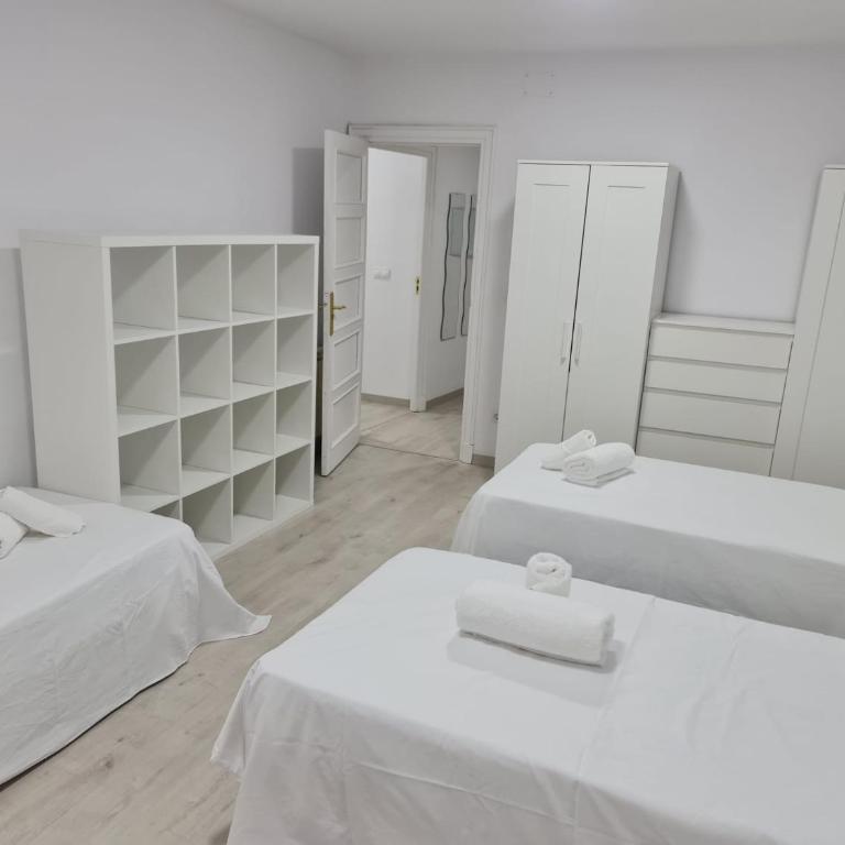 Alojamiento San Martín - Habitación Triple Básica con baño compartido - 2
