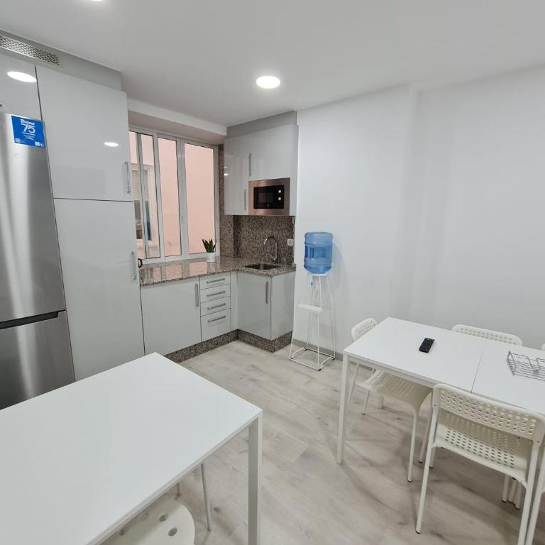 Alojamiento San Martín - Habitación Triple Básica con baño compartido - 3
