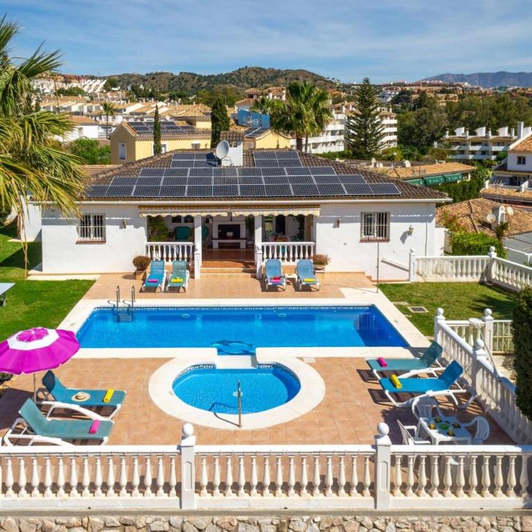 Villa Aran by Villa Plus - Villa - 10