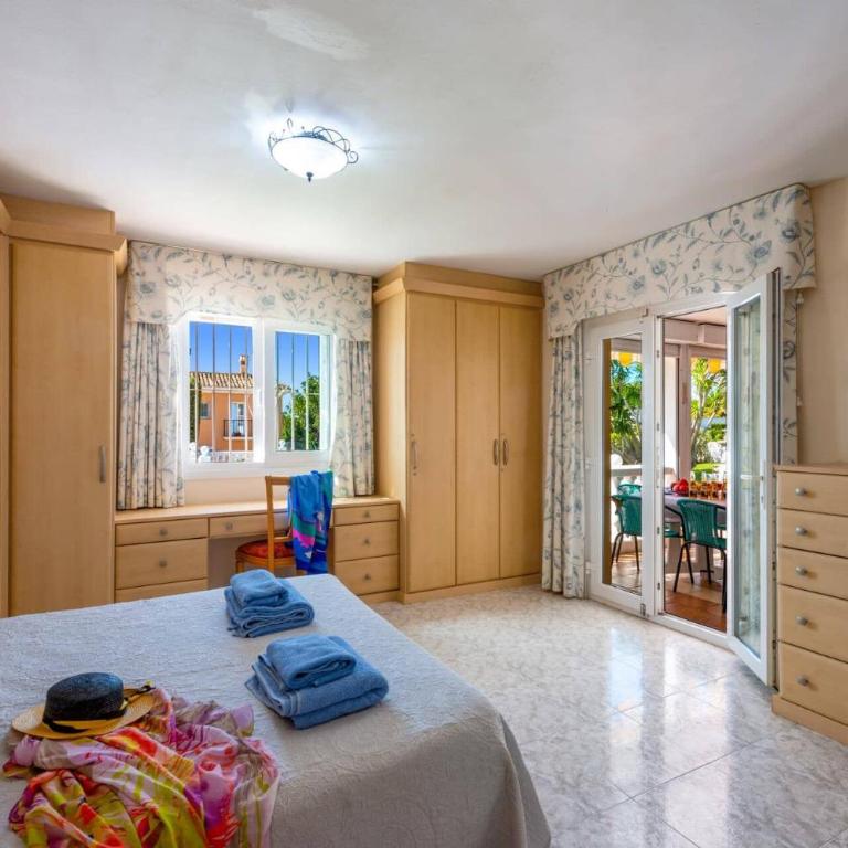 Villa Aran by Villa Plus - Villa - 15