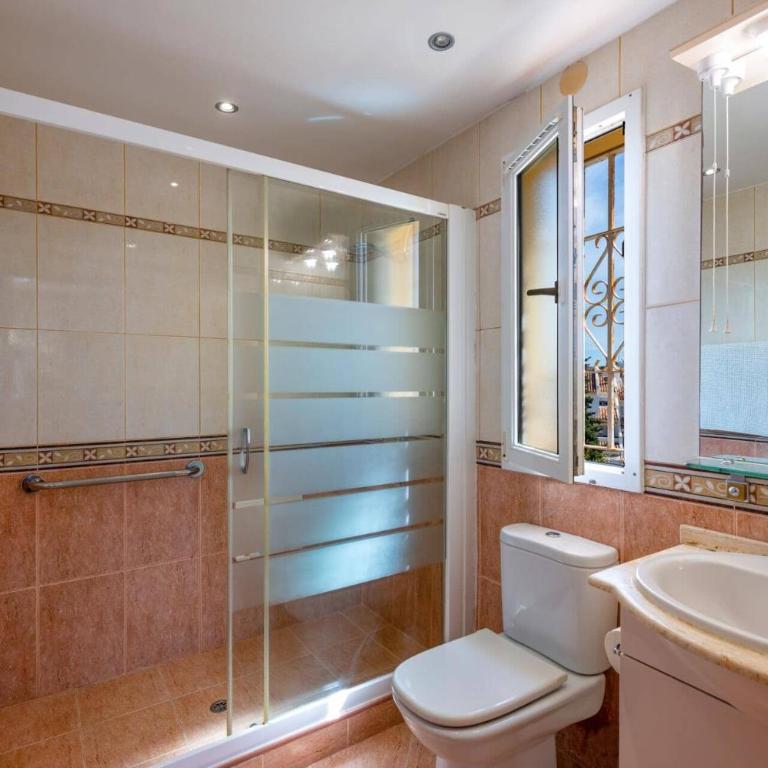 Villa Aran by Villa Plus - Villa - 16