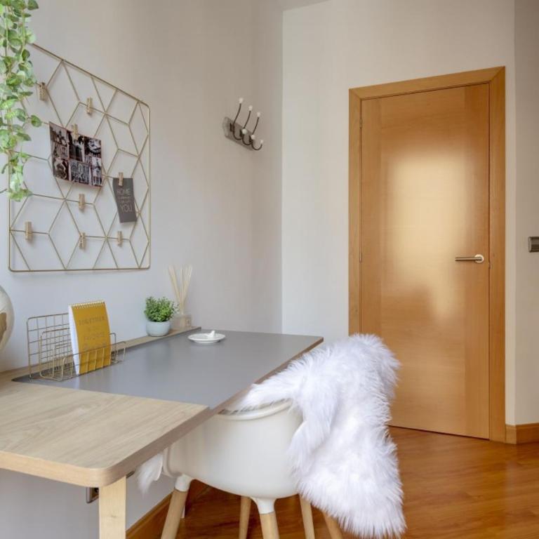 2BD 1BTH furnished - Sol - spacious - Two-Bedroom Apartment - 8