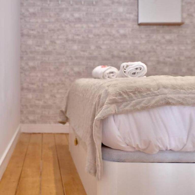 Romantic Suite Roig Arena N10 Virkin Suites - One-Bedroom Apartment - 33